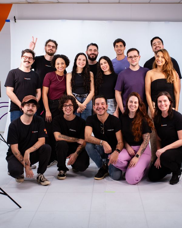 Post da Diapason no Instagram: Nos bastidores do dia de fotografias dos participantes do Programa de Estágio e Trainee Sylvamo 2027, registramos um pouco do que acontece e